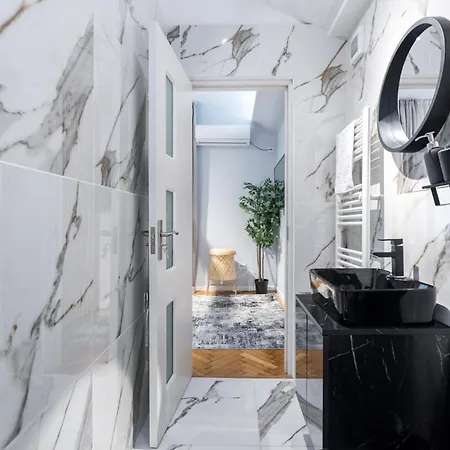 Borealis Calea Victoriei View Netflix Апартаменты Бухарест